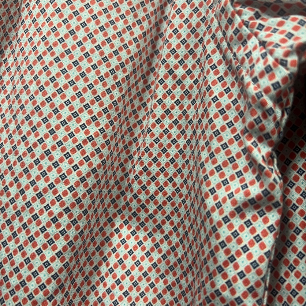 Elegant Patterned Dress Shirt in Red and Blue